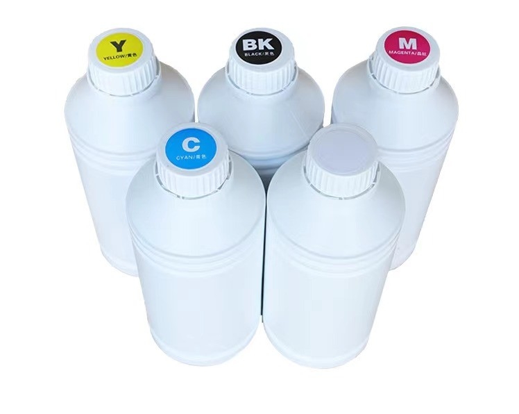 Tinta del pigmento de CMYK LC LM DTF conveniente para la película del agua de la película del ANIMAL DOMÉSTICO de la transferencia